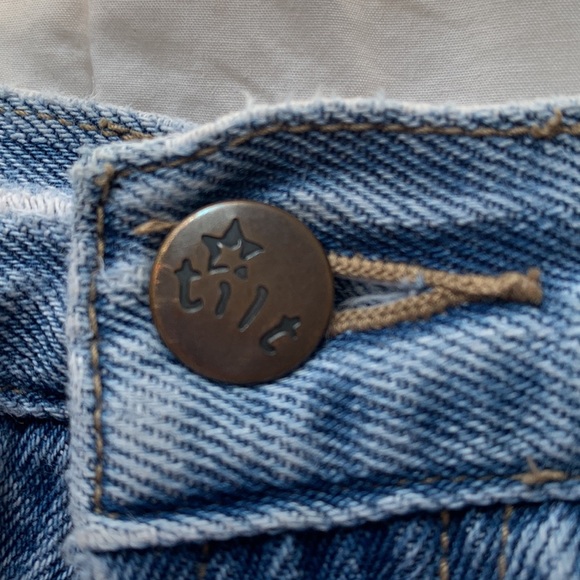 Low waisted Tilt jean shorts - Picture 5 of 6